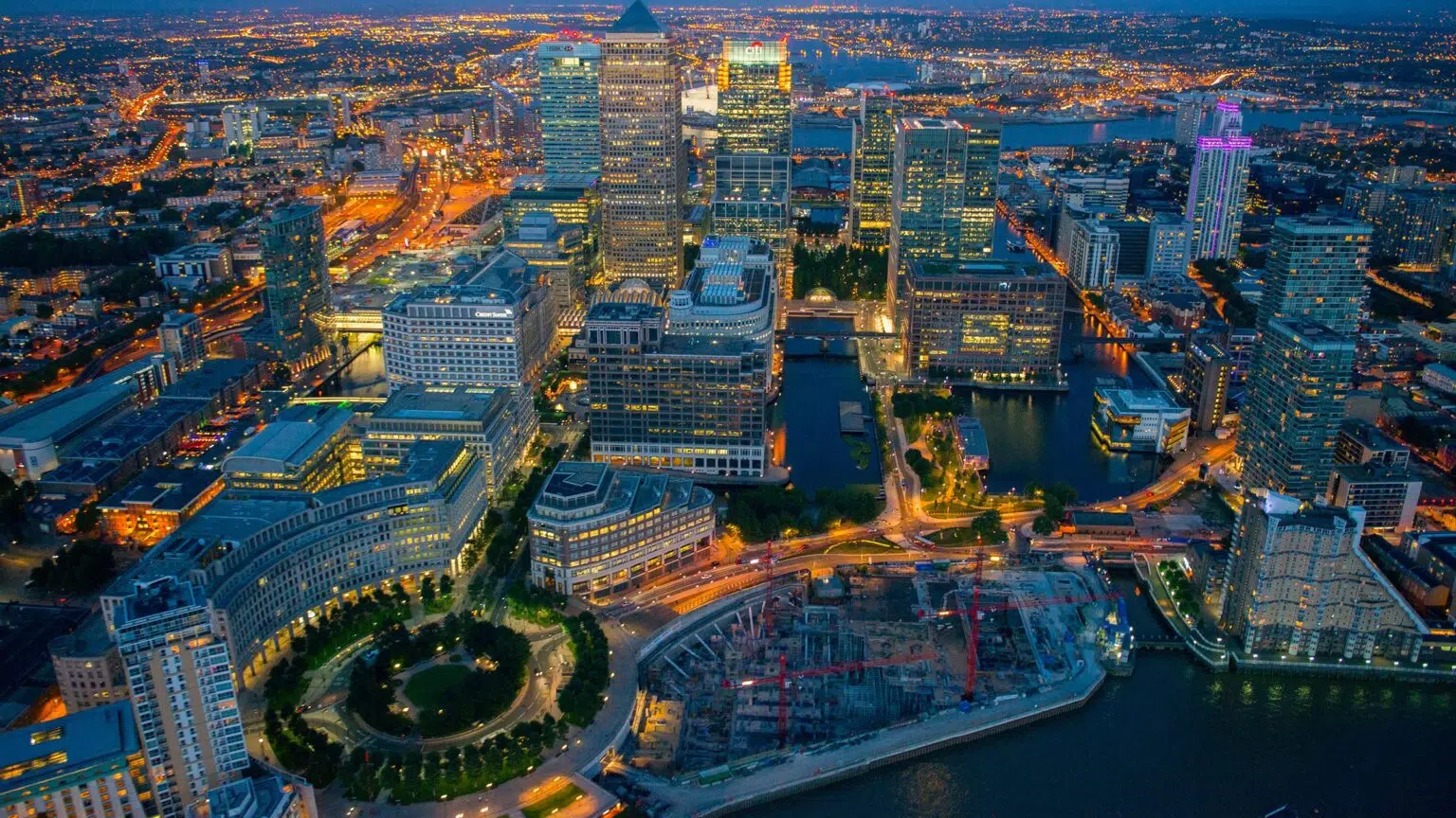 Top Reasons to Invest in Canary Wharf, London Real Estate